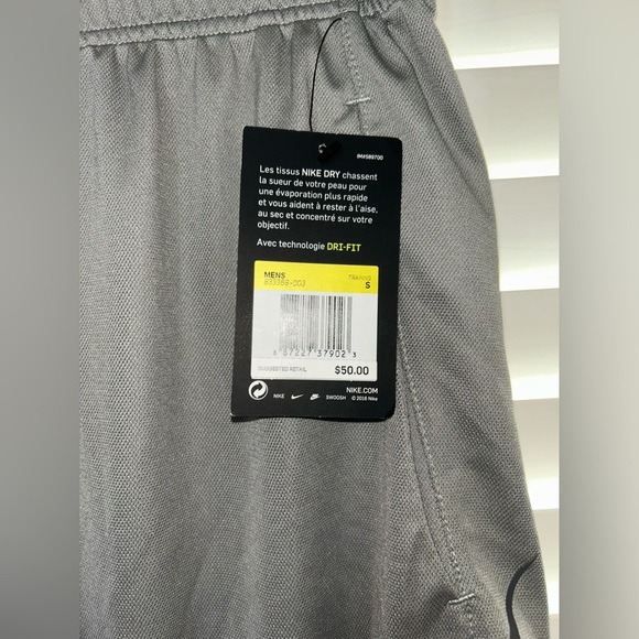 Men’s Nike Dri-Fit Gray Training Shorts - Picture 5 of 5
